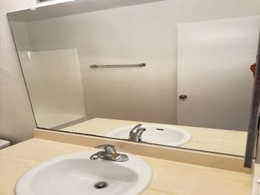 18144 Burbank Blvd, Tarzana, CA 91356