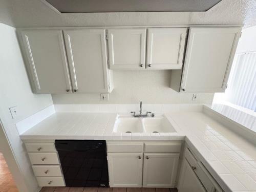 18144 Burbank Blvd, Tarzana, CA 91356