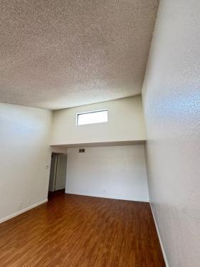 18144 Burbank Blvd, Tarzana, CA 91356