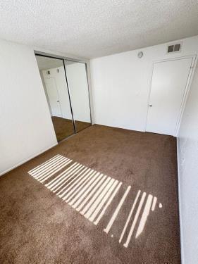 18144 Burbank Blvd, Tarzana, CA 91356