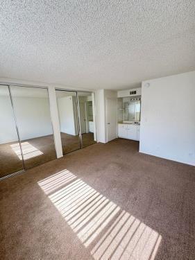 18144 Burbank Blvd, Tarzana, CA 91356