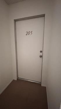 18144 Burbank Blvd, Tarzana, CA 91356