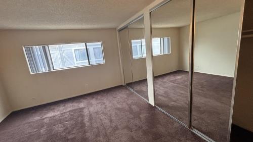 18144 Burbank Blvd, Tarzana, CA 91356