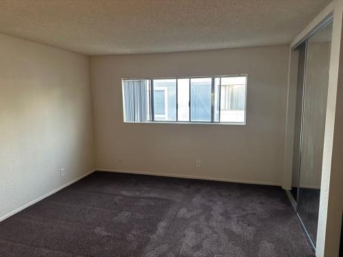 18144 Burbank Blvd, Tarzana, CA 91356