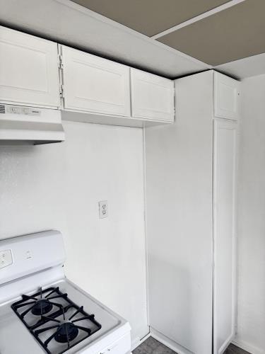 18144 Burbank Blvd, Tarzana, CA 91356