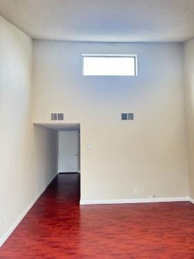 18144 Burbank Blvd, Tarzana, CA 91356