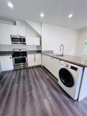 921 N W Knoll Dr, West Hollywood, CA 90069