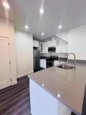 921 N W Knoll Dr, West Hollywood, CA 90069