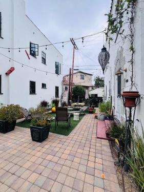 921 N W Knoll Dr, West Hollywood, CA 90069
