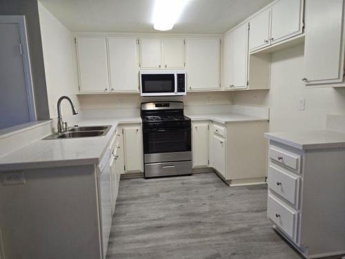 1501 N Brea Blvd, Fullerton, CA 92835