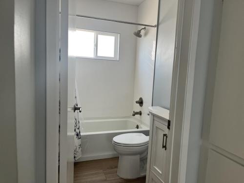 422 N Broadway, Redondo Beach, CA 90277