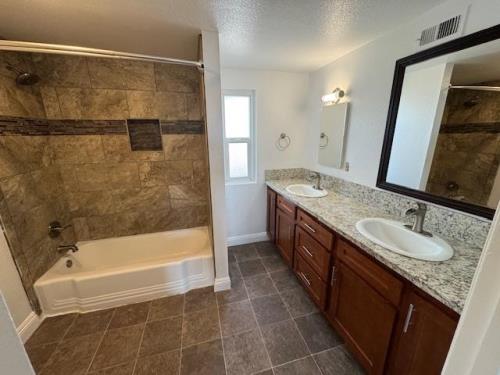 707 Shalimar Dr, Costa Mesa, CA 92627