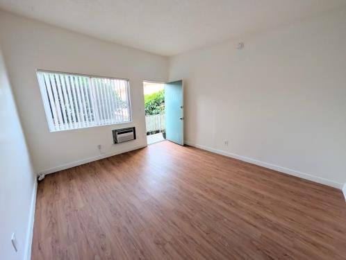 6737 Denny Ave., North Hollywood, CA 91606
