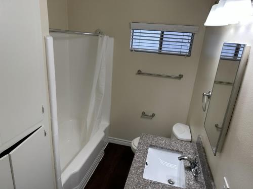 1600 E. La Habra Blvd, La Habra, CA 90631