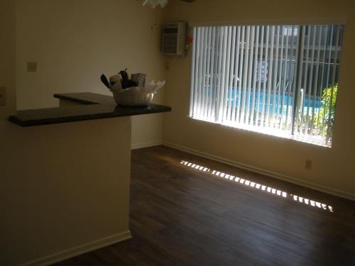 13210 Woodruff Ave, Downey, CA 90242