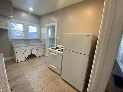 323 Hermosa Ave., Long Beach, CA 90803