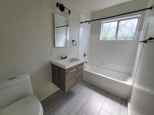 5952-5960 Benner St, Los Angeles, CA 90042