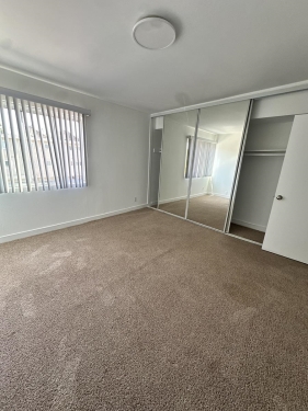 22035 Burbank Blvd, Woodland Hills, CA 91367