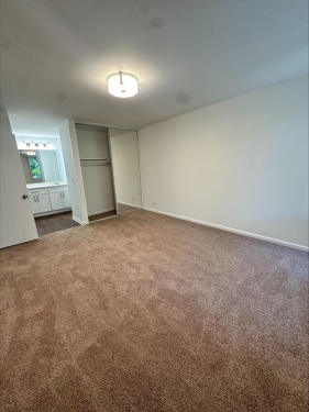 22035 Burbank Blvd, Woodland Hills, CA 91367