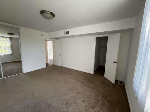 22035 Burbank Blvd, Woodland Hills, CA 91367