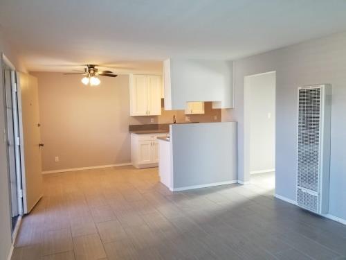 111 W. Del Amo Blvd., Long Beach, CA 90805