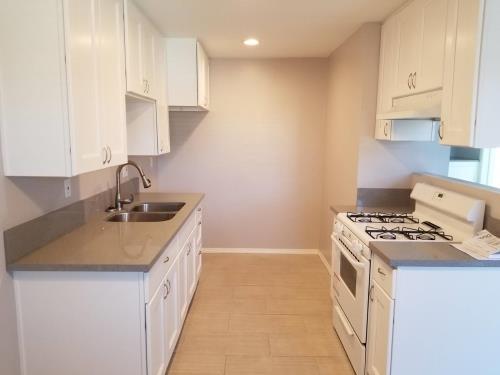 111 W. Del Amo Blvd., Long Beach, CA 90805