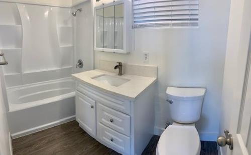 909 W Beach Ave, Inglewood, CA 90302