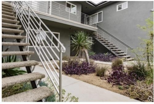909 W Beach Ave, Inglewood, CA 90302