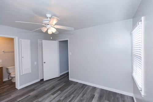 1094 Cherry Ave, Long Beach, CA 90813