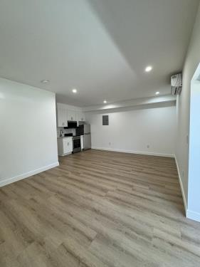 11810 Mayfield Ave, Los Angeles, CA 90049