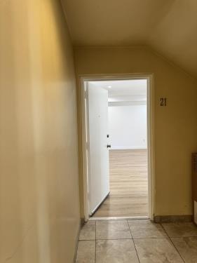 11810 Mayfield Ave, Los Angeles, CA 90049