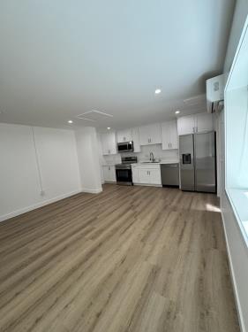 11810 Mayfield Ave, Los Angeles, CA 90049