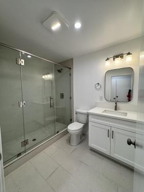 11810 Mayfield Ave, Los Angeles, CA 90049