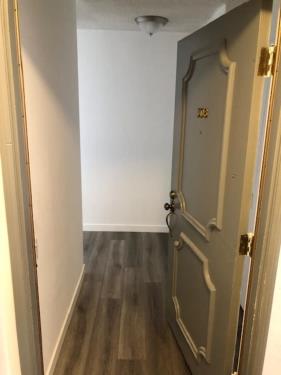11810 Mayfield Ave, Los Angeles, CA 90049