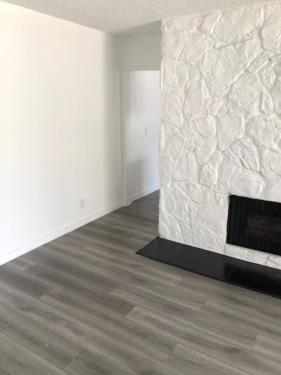 11810 Mayfield Ave, Los Angeles, CA 90049