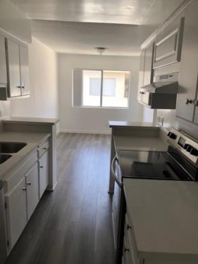 11810 Mayfield Ave, Los Angeles, CA 90049