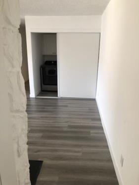 11810 Mayfield Ave, Los Angeles, CA 90049