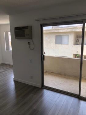 11810 Mayfield Ave, Los Angeles, CA 90049