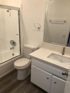11810 Mayfield Ave, Los Angeles, CA 90049