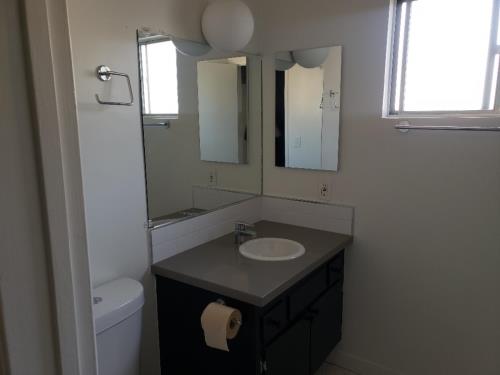 1437 E Windsor RD, Glendale, CA 91205
