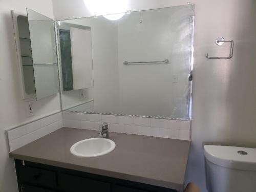 1437 E Windsor RD, Glendale, CA 91205