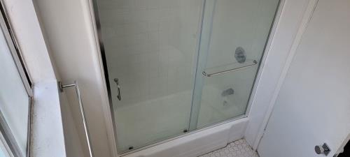 1437 E Windsor RD, Glendale, CA 91205