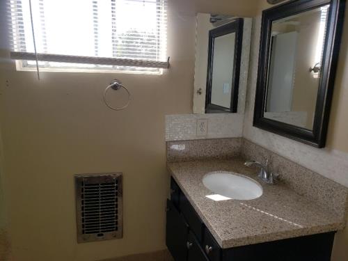 1437 E Windsor RD, Glendale, CA 91205