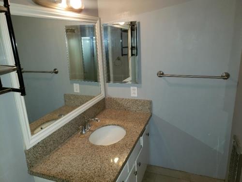 1437 E Windsor RD, Glendale, CA 91205