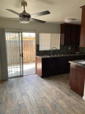 935 W Bishop St, Santa Ana, CA 92703