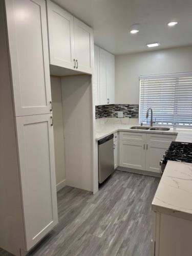 687 W 18th St, Costa Mesa, CA 92627
