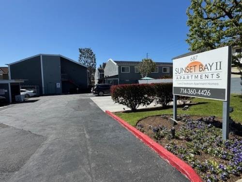 687 W 18th St, Costa Mesa, CA 92627