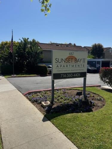 687 W 18th St, Costa Mesa, CA 92627