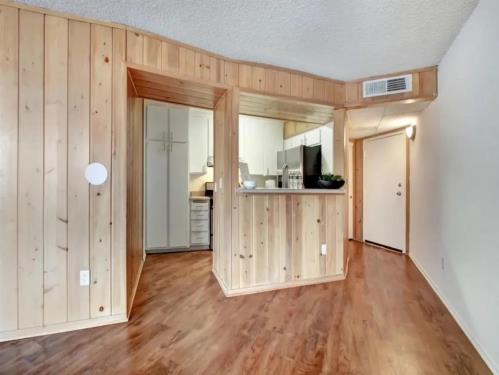 6929 Kester Avenue, Van Nuys, CA 91405