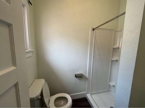 732 E. Santa Clara St., Ventura, CA 93001